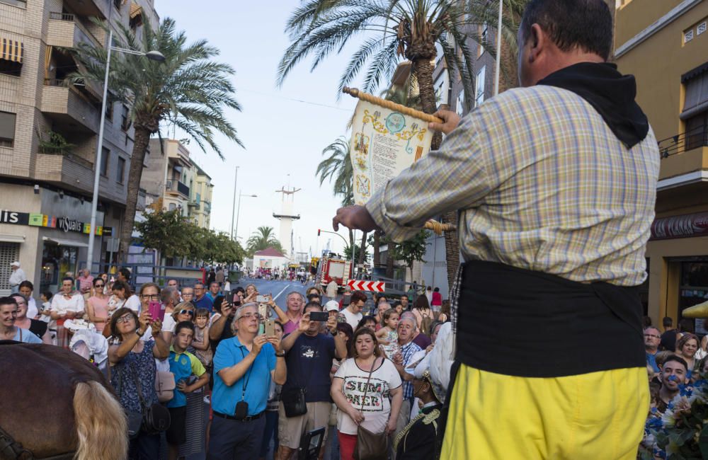 La Cavalcada de la Mar anuncia las fiestas de Sant Pere