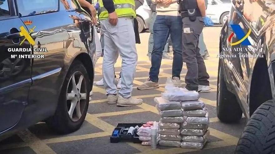 18 Kilo Kokain bei Routinekontrolle auf Mallorca-Fähre entdeckt: Das blüht dem Schmuggler