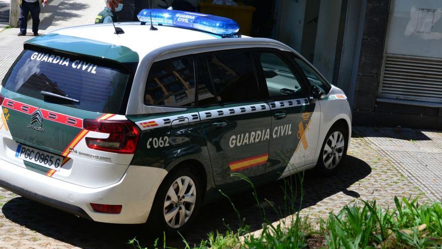 Imagen de archivo de un traslado de detenidos por la Guardia Civil al juzgado. |   // G.N.