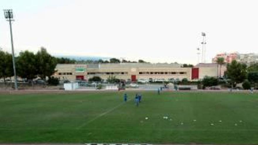 Corredores en las pistas polideportivas de Foietes.