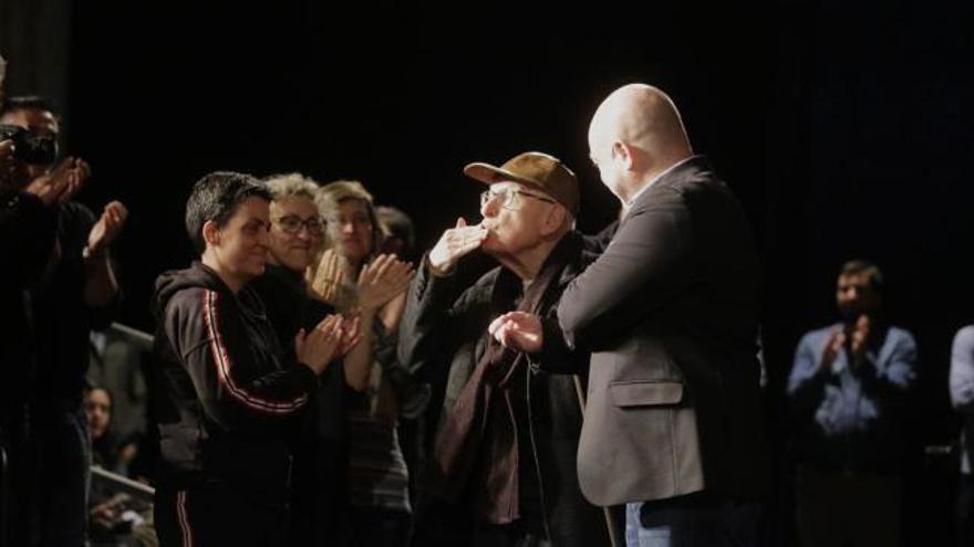 Peter Brook "emocionado y sin palabras" tras el homenaje de los estudiantes de las Escuelas de Arte Dramático