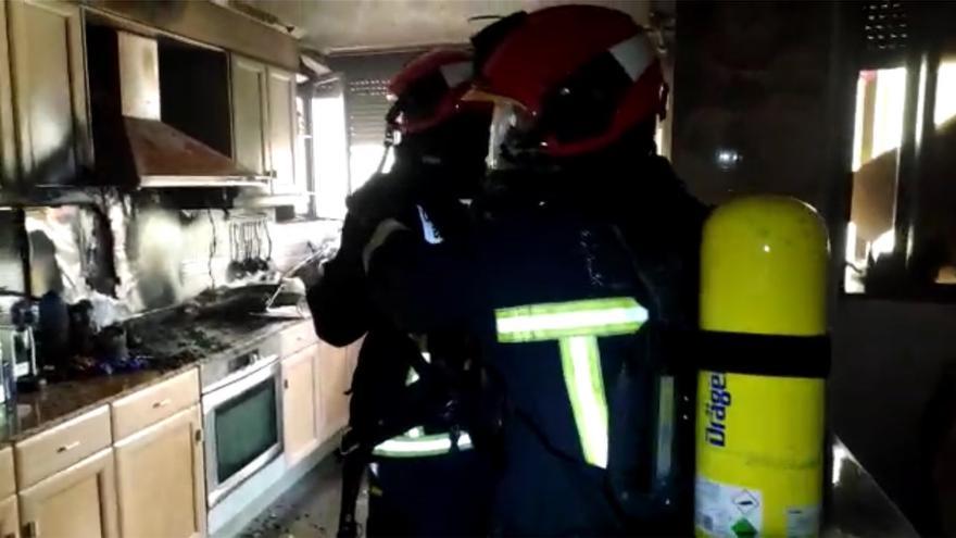 Los bomberos extinguen dos incendios en Vila-real