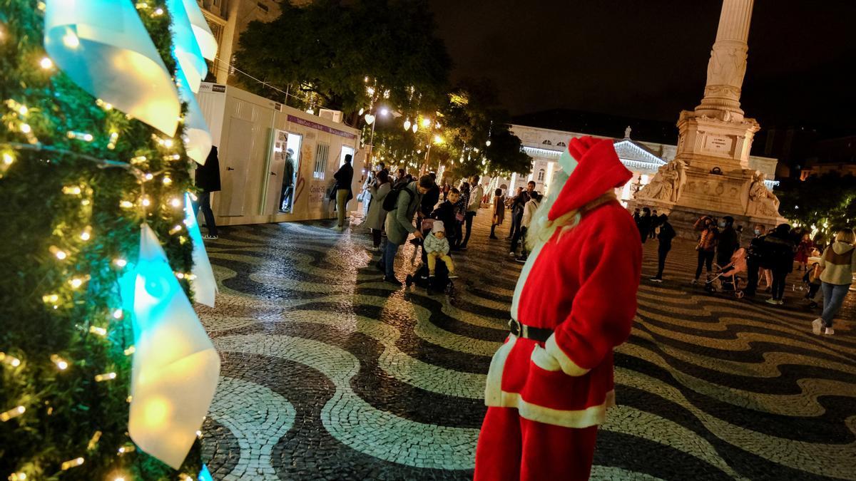 Una calle de la capital lusa, Lisboa, durante esta Navidad.
