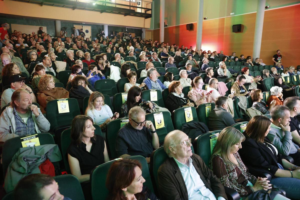 Asistentes a la jornada, ayer, en el Centro Municipal de Pumarín-Gijón Sur.