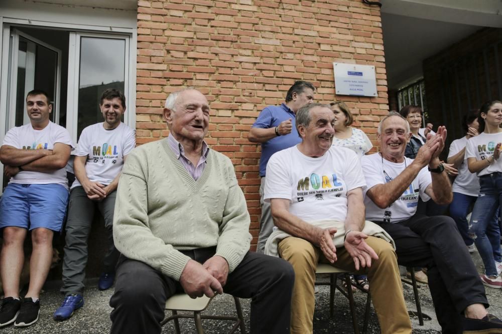 Vecinos de Moal celebran el premio