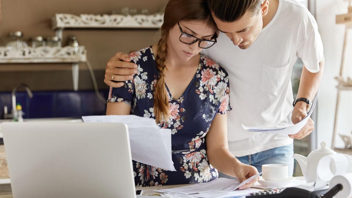 El 56  de los hogares en las grandes ciudades llega a fin de mes con dificultad.