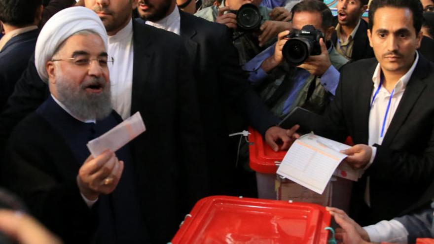 Irán elige a su presidente en unas elecciones cruciales