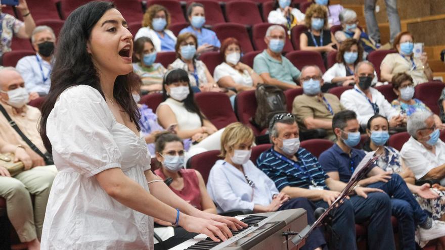 El departamento de salud de Alicante reconoce a los profesionales que se jubilaron en 2024