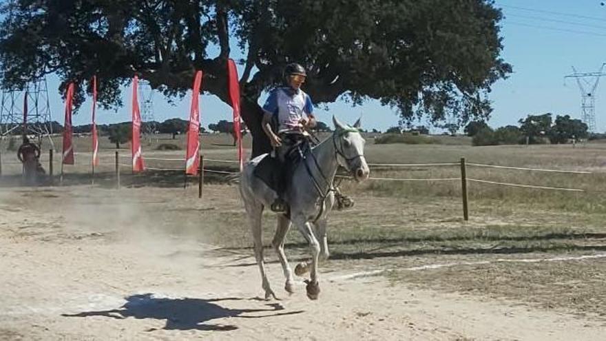 De Cuntis al Mundo, a caballo