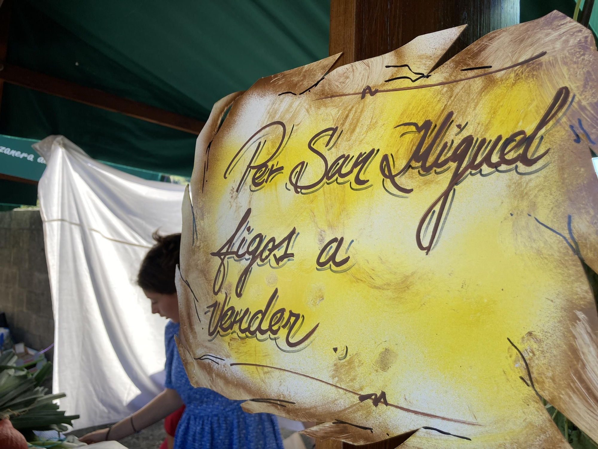 El ambiente "más guapo y asturiano" en la Feria de los Figos de Rozaes: así discurrió la soleada jornada de domingo