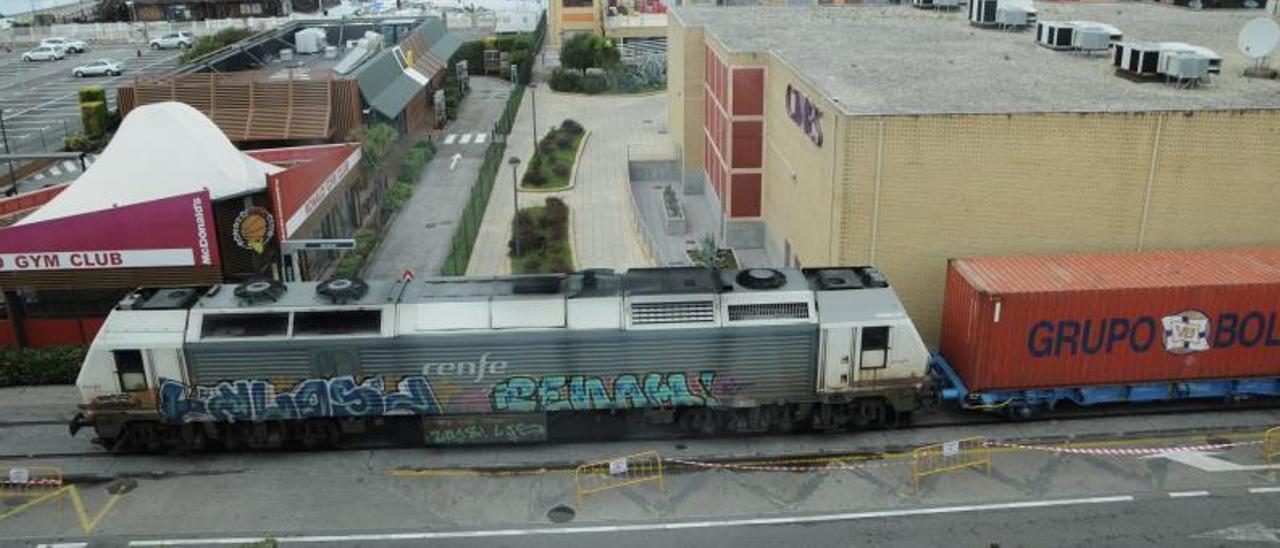 Tren de mercancías en el puerto de Vilagarcía.