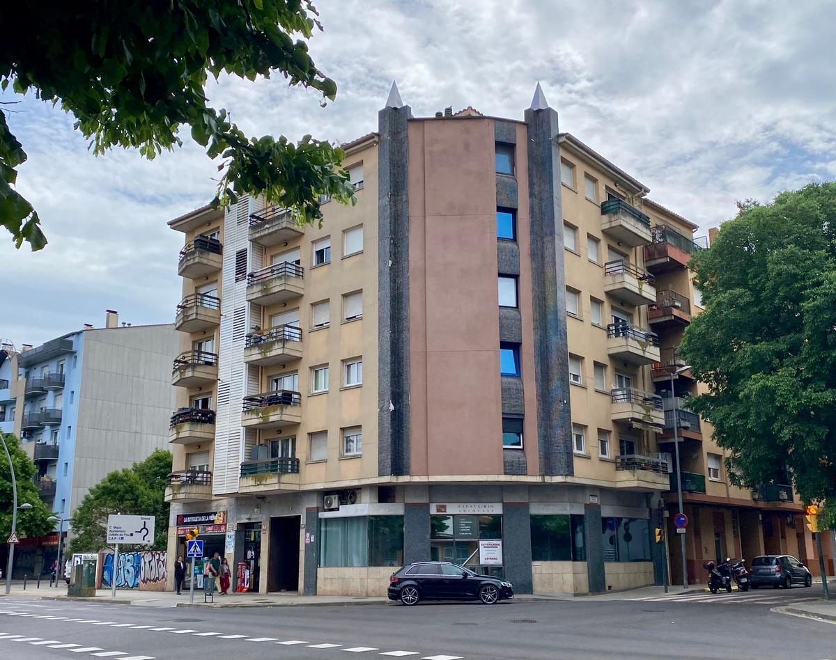 Un bloc de pisos a Salt.