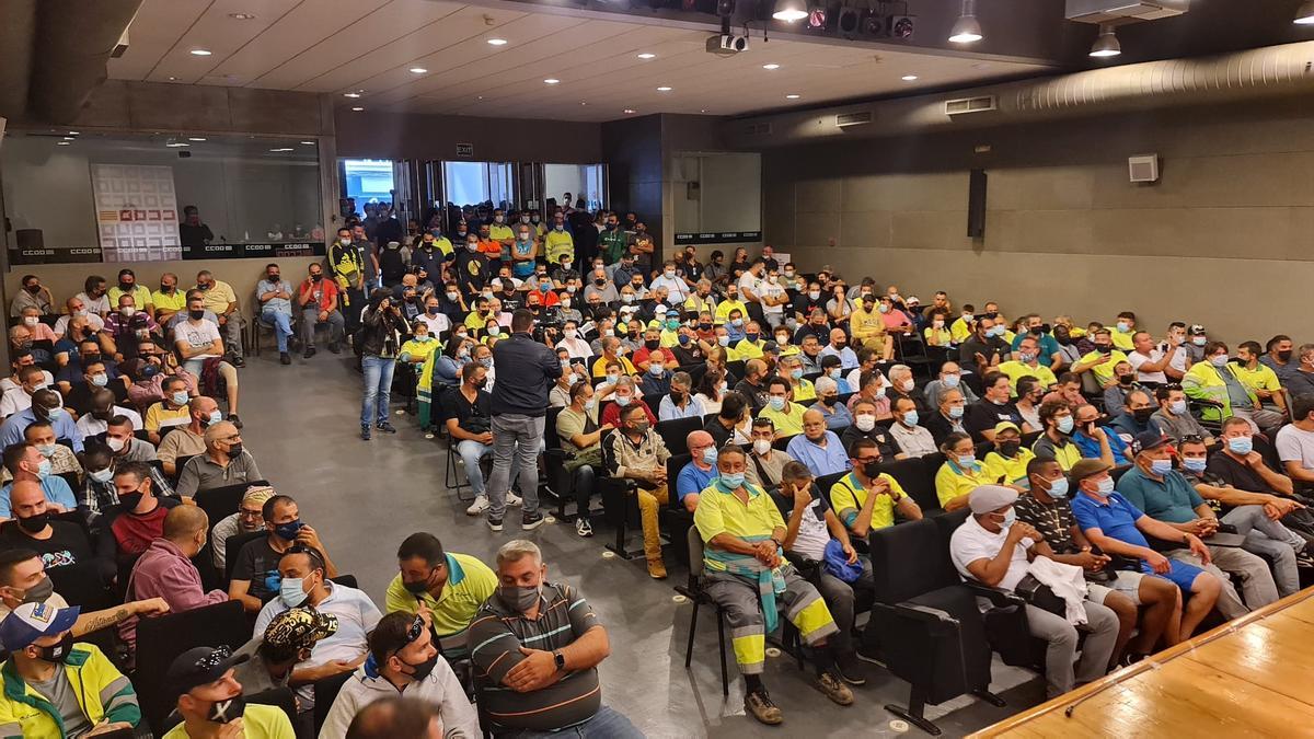 Una imagen de la asamblea celebrada esta tarde en la sede de CCOO de Palma.