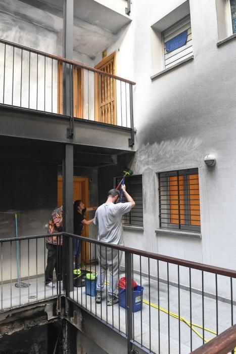 LAS PALMAS DE GRAN CANARIA.  BARRIO DE EL POLVORIN. LAS PALMAS DE GRAN CANARIA. Reportaje vivienda pasto de un incendio este fin de semana en el Barrio de El Polvorin.  | 25/03/2019 | Fotógrafo: Juan Carlos Castro