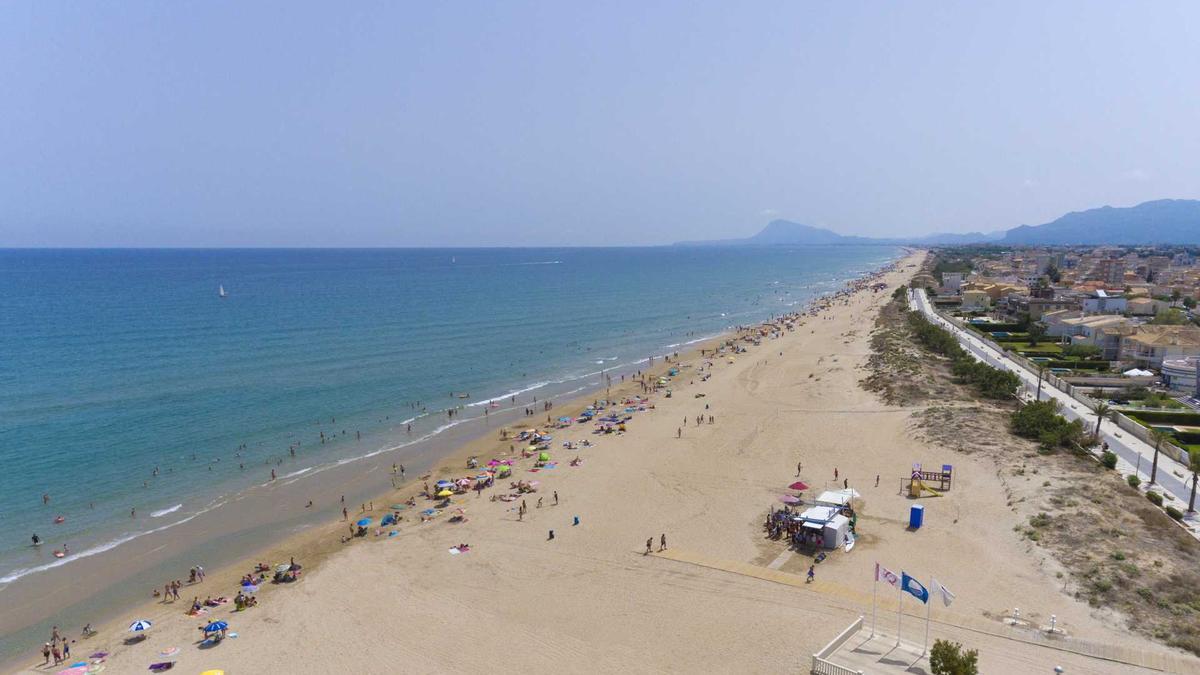 Playa L&#039;Aigua Blanca de Oliva (Valencia).