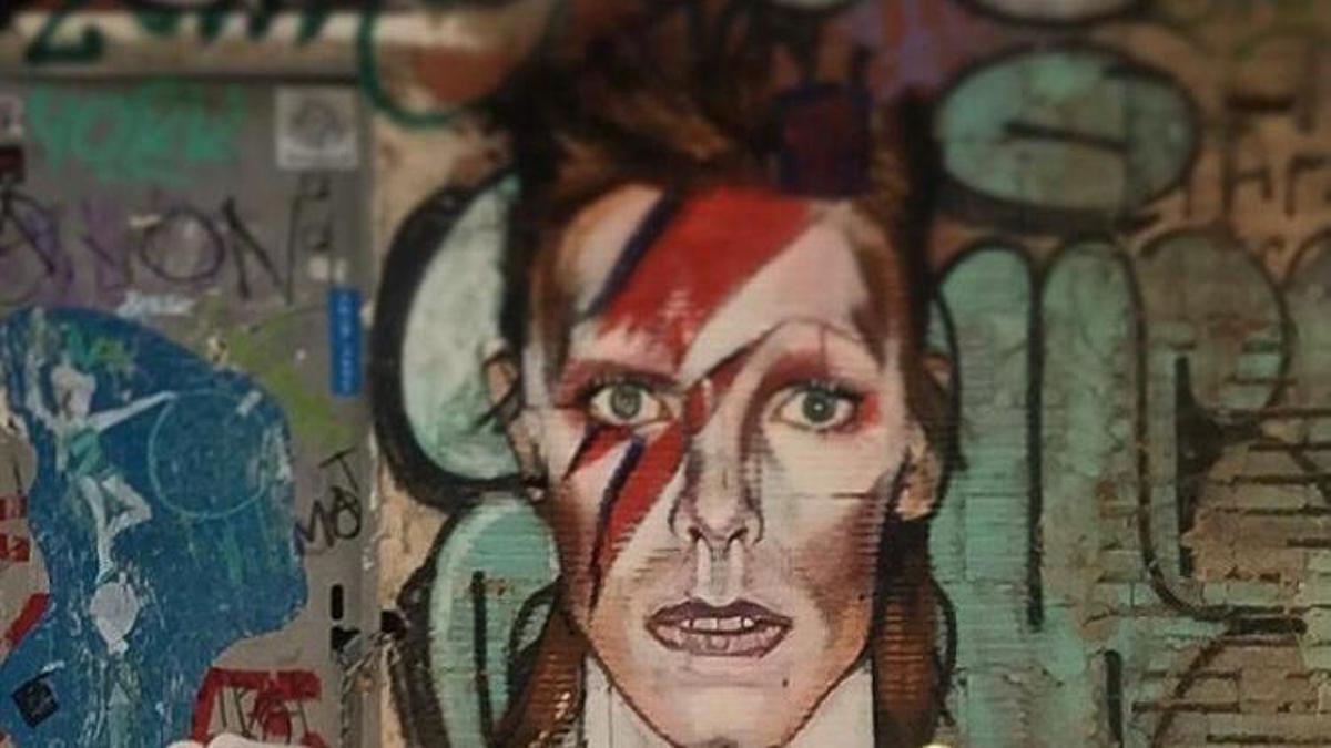 Detalle del mural de Bowie en el barrio del Carmen