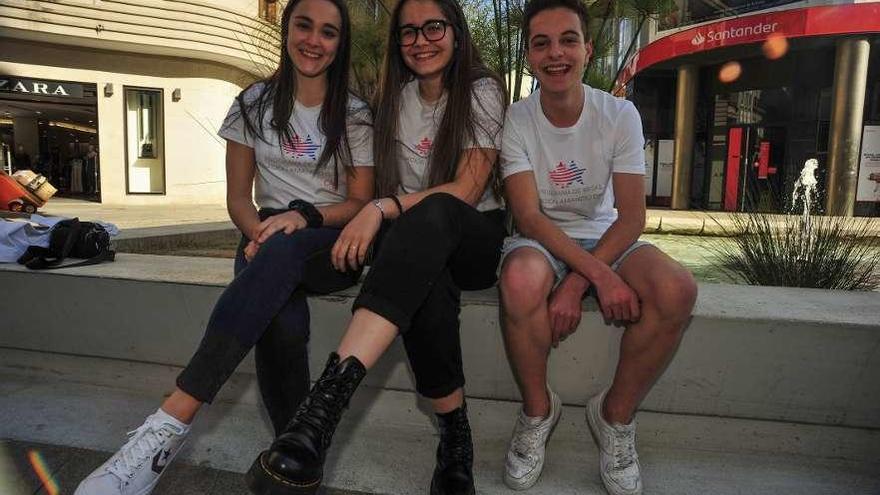 De izquierda a derecha: Mar Fernández, Irina Oubiña y David Vila. // I. Abella