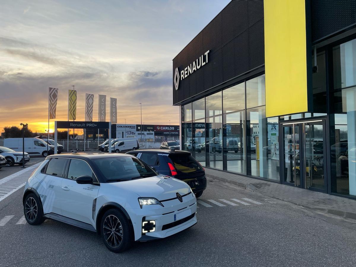 El R5 E-Tech está pensado para liderar el cambio a vehículo eléctrico en Europa.