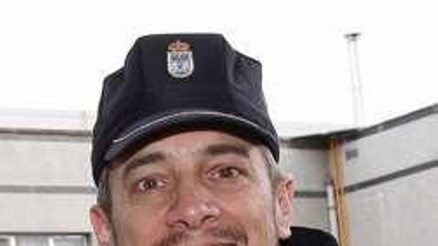 El policía José Vázquez.