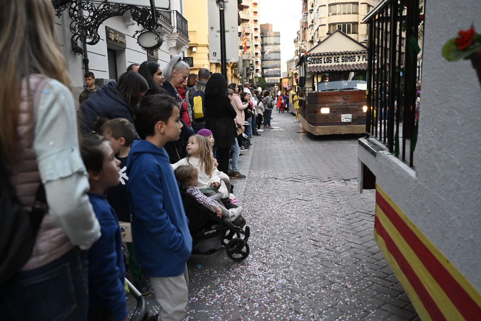 Desfile de collas y carros