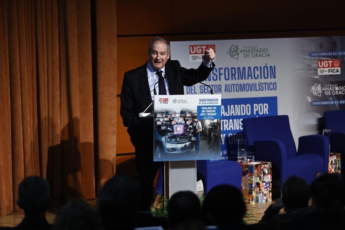 El ministro Jordi Hereu, esta manañana en el acto de UGT en València.