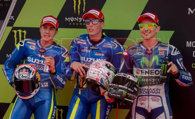 Espectáculo durante los entrenos del GP de Catalunya de Motociclismo