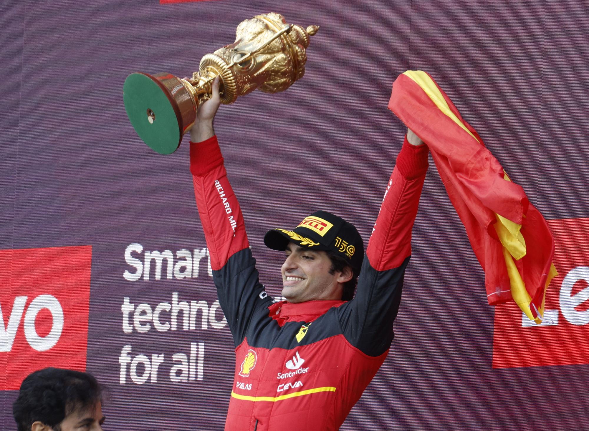 Así ha sido el podio con la victoria de Carlos Sainz