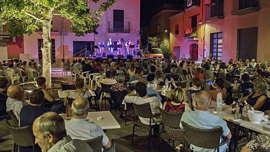 Els grup d&#039;havaneres Bon Retorn va actuar divendres a la plaça Major.