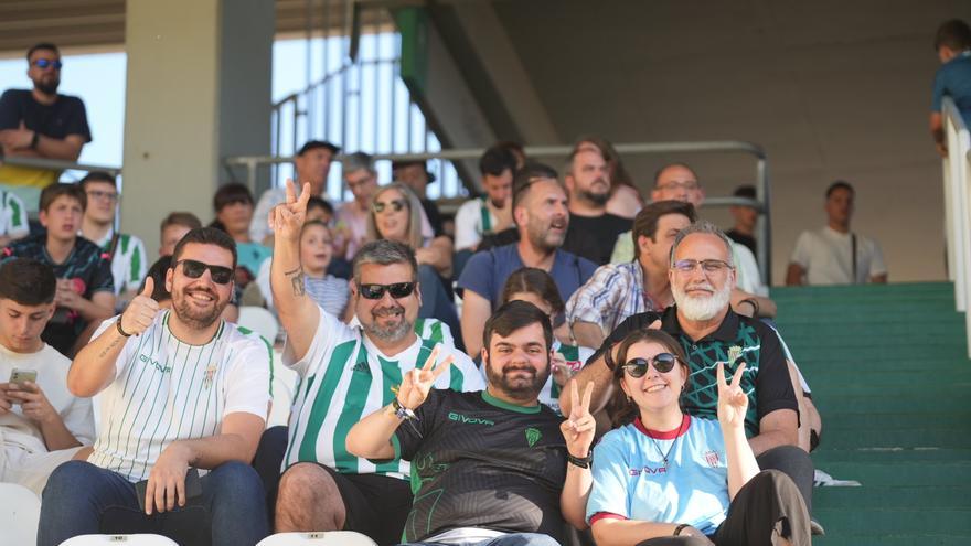 Córdoba CF-Sanluqueño: las imágenes de la afición en El Arcángel