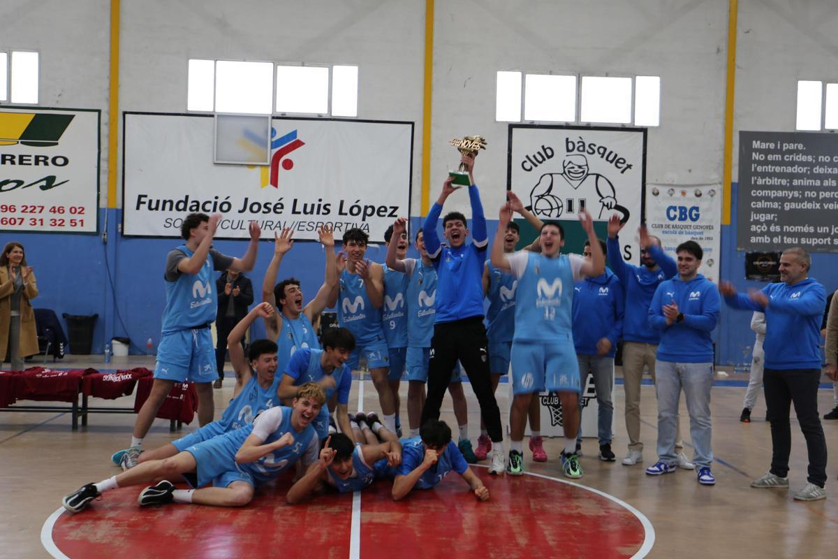 El Estudiantes de Madrid levanta el trofeo de campeón del Torneig Cadet de Bàsquet del Genovés 2026.