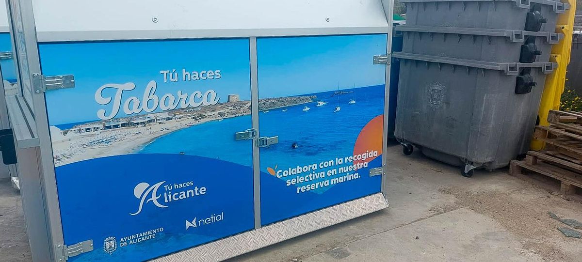 Una de las nuevas cubiertas que el Ayuntamiento instalará en las islas de contenedores.
