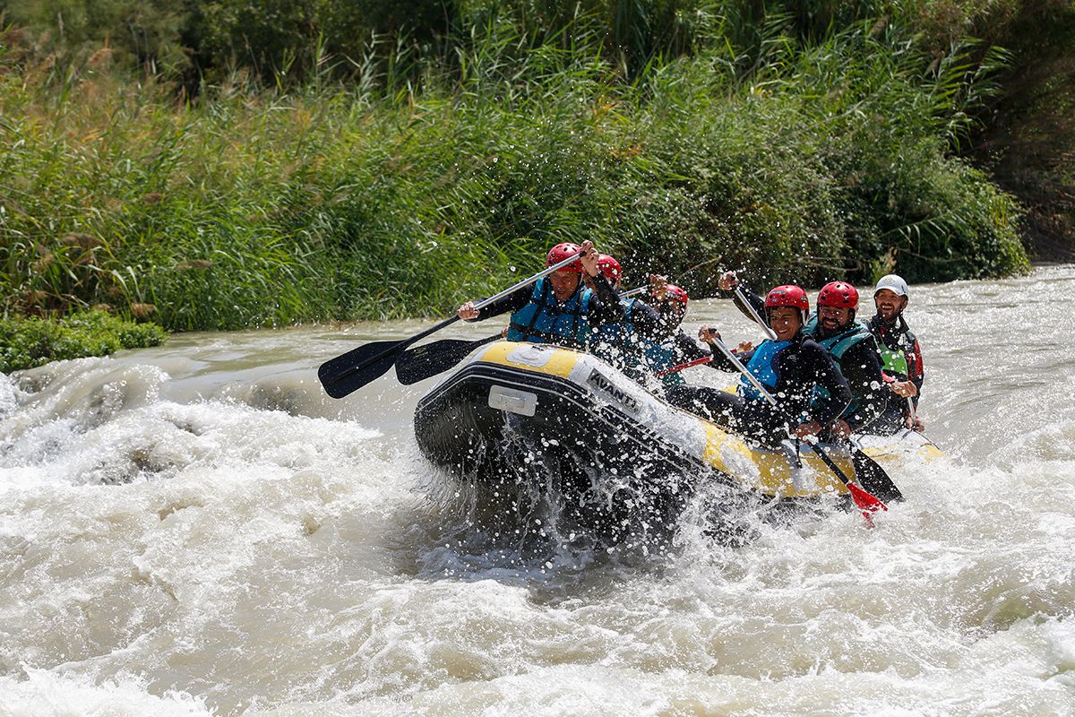 Disfruta del Río a golpe de remo. Rafting en el Río Genil