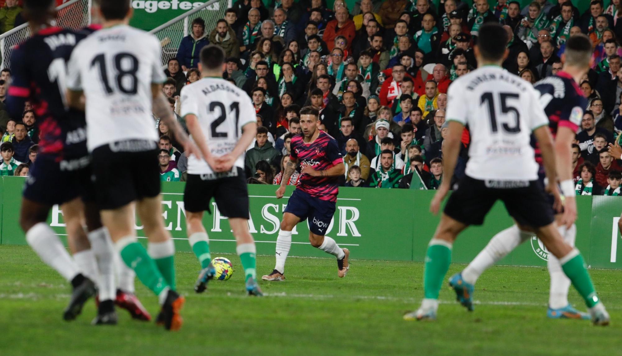 En imágenes: así fue el partido entre Racing y Sporting en El Sardinero