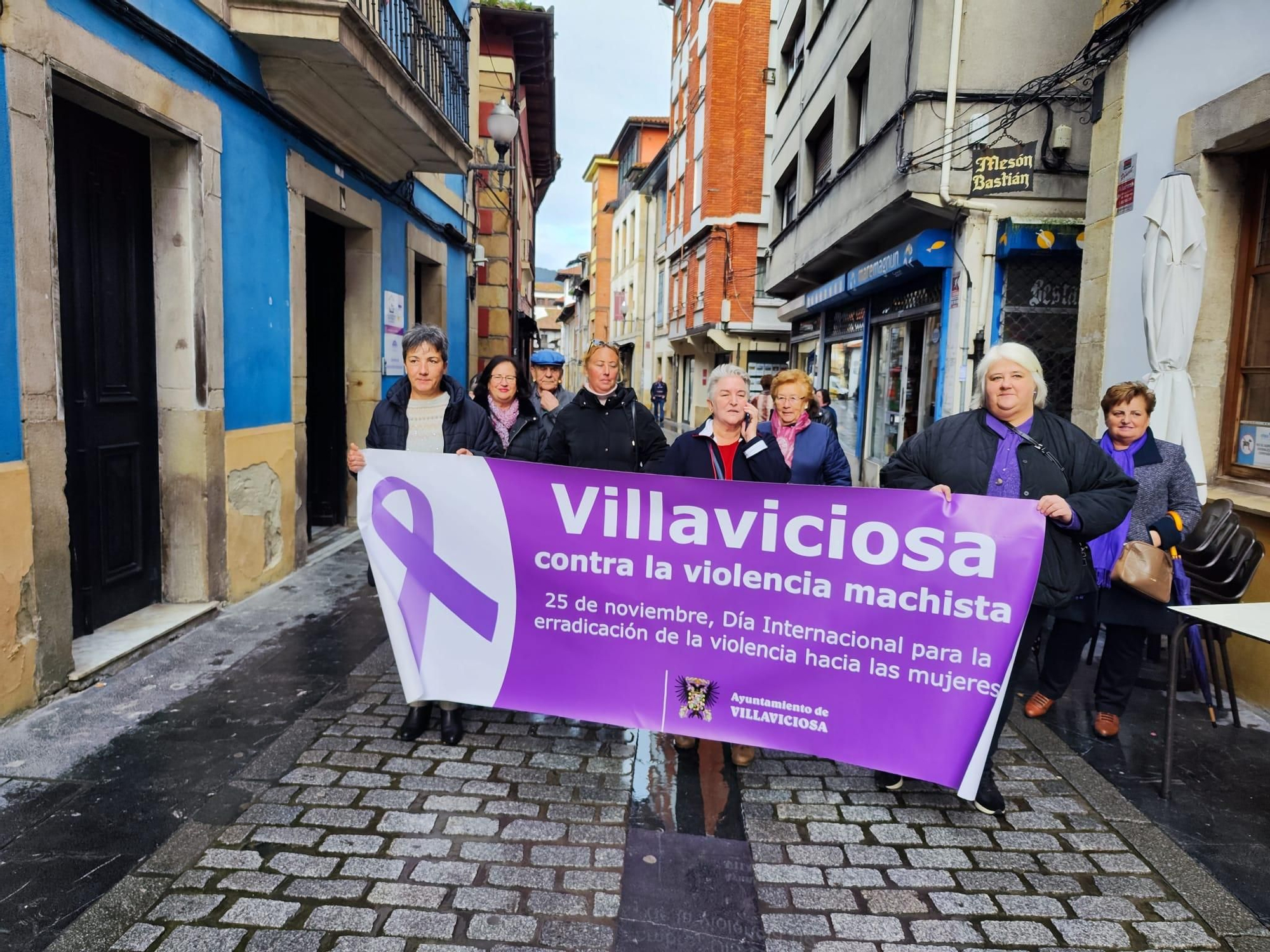 Villaviciosa, contra la violencia de género: los vecinos salen a la calle para conmemorar el 25N