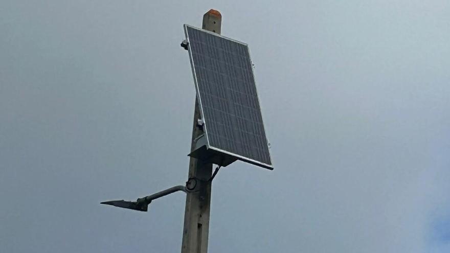 Cinco parroquias de Silleda teñen xa luminarias alimentadas por el sol