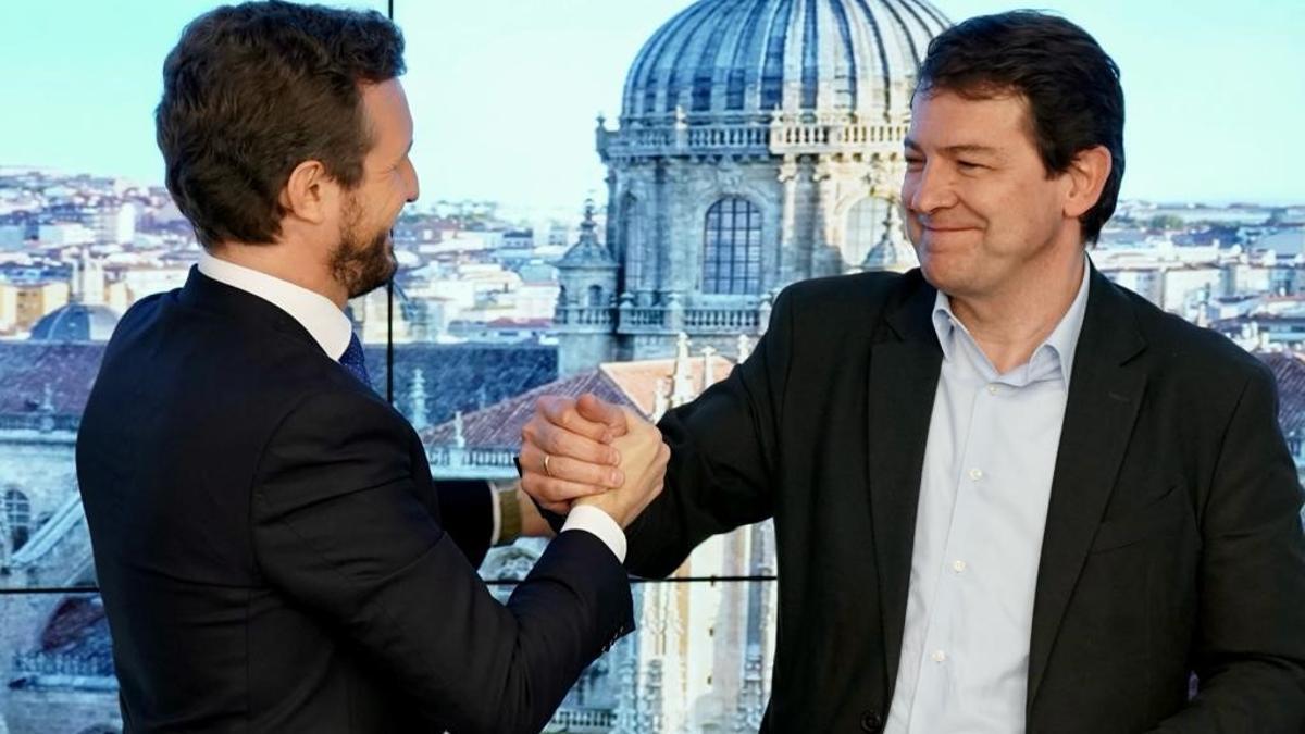 Alfonso Fernández Mañueco, junto al líder del PP, Pablo Casado