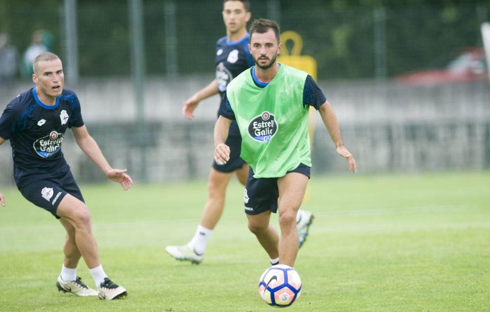 El turco se reincorpora al grupo y el canterano amplía su permiso hasta el jueves a la espera de concretar su nueva cesión