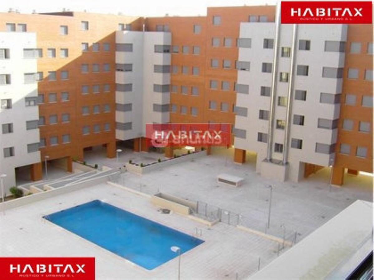 Piso con piscina en barrio San José Obrero