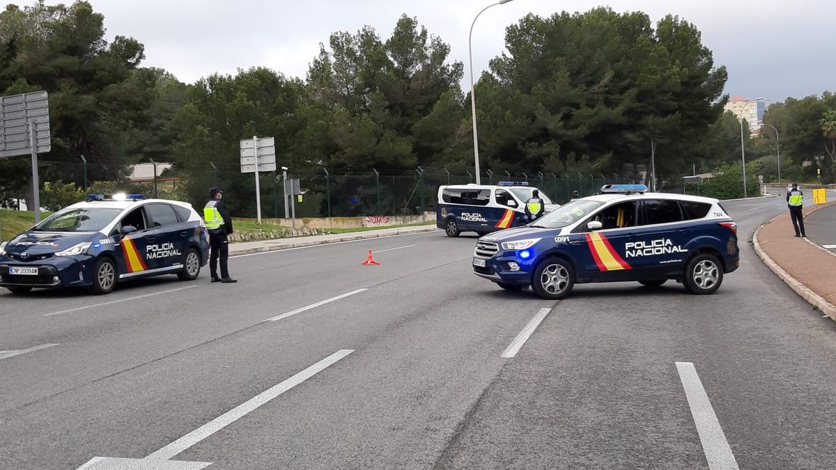 Coches patrulla de la Policía Nacional.