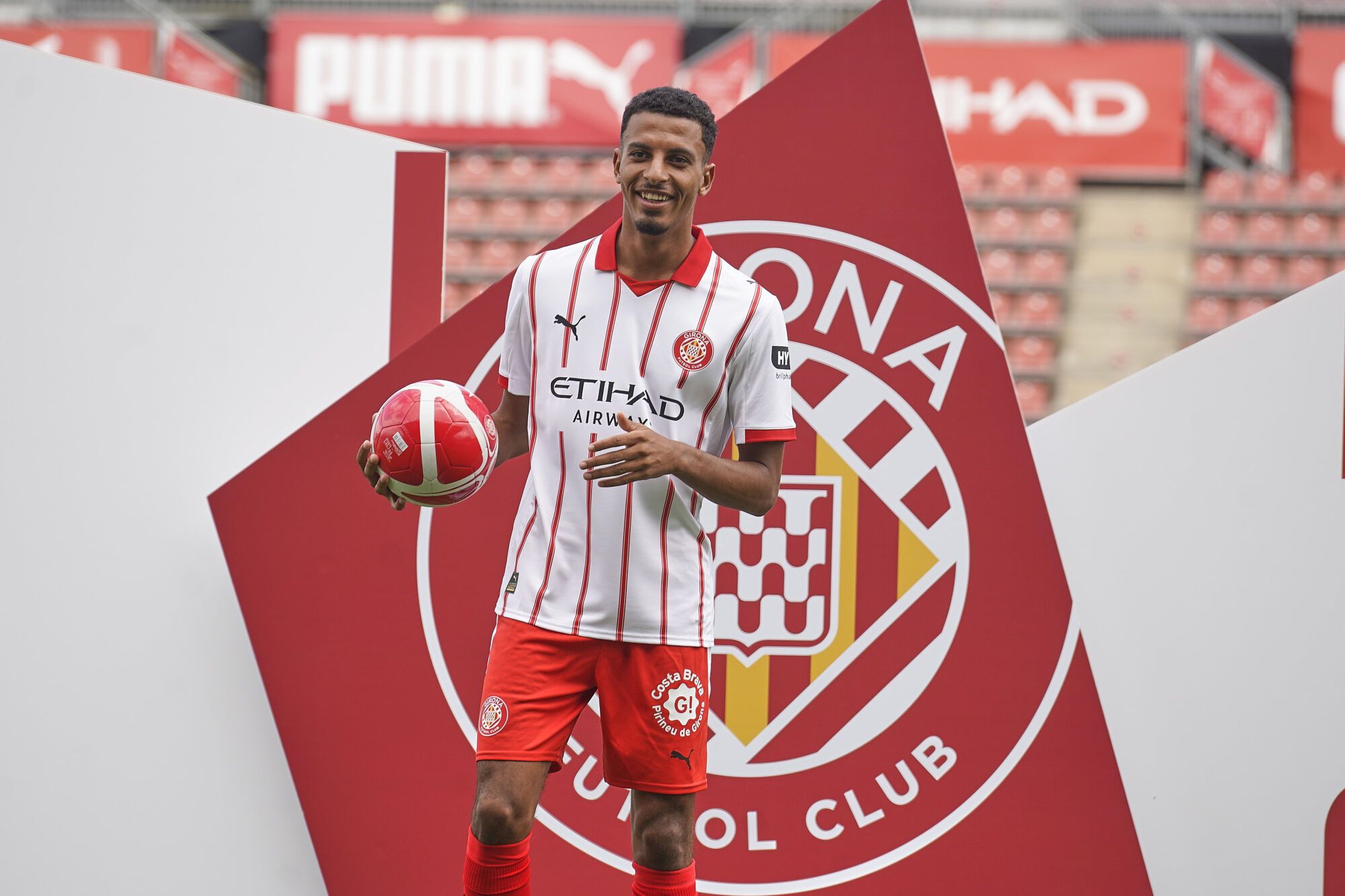 Girona Montilivi Presentació Ounahi, nou jugador del Girona FC