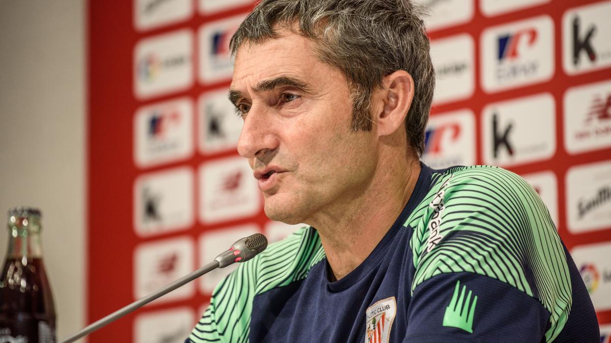 El entrenador del Athletic Club de Bilbao Ernesto Valverde en rueda de prensa