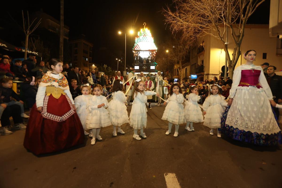 La gaiata d'Adsuara, amb les xiquetes del meneo.