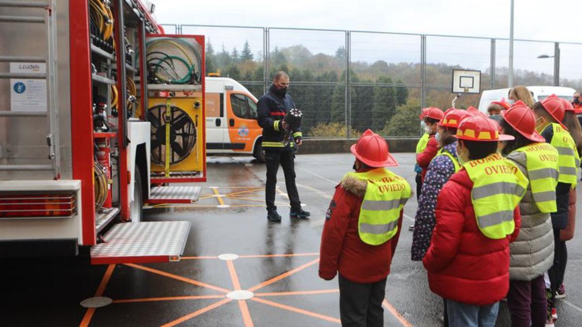 La “patrulla” del Veneranda Manzano derrota al fuego y los malos humos