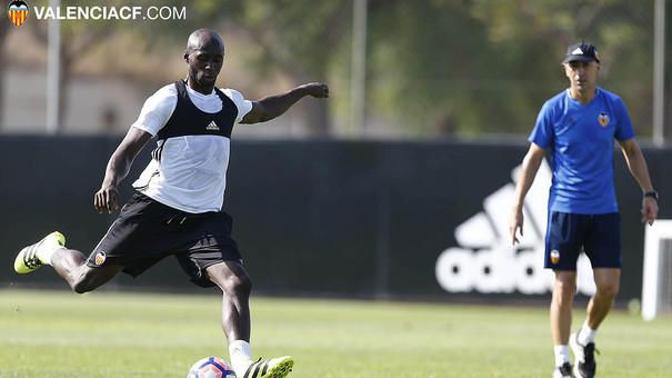 Primer entrenamiento de Garay y Mangala