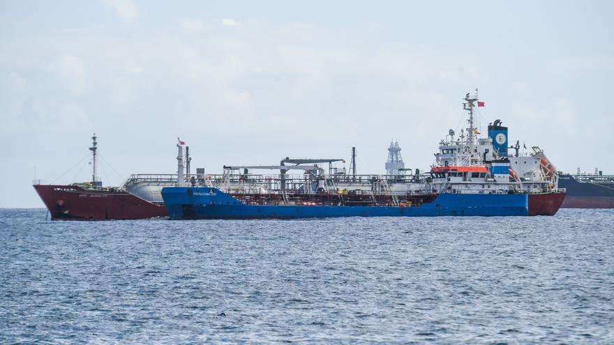 El Puerto de Las Palmas pierde competitividad en suministro de combustible en favor de Santa Cruz de Tenerife