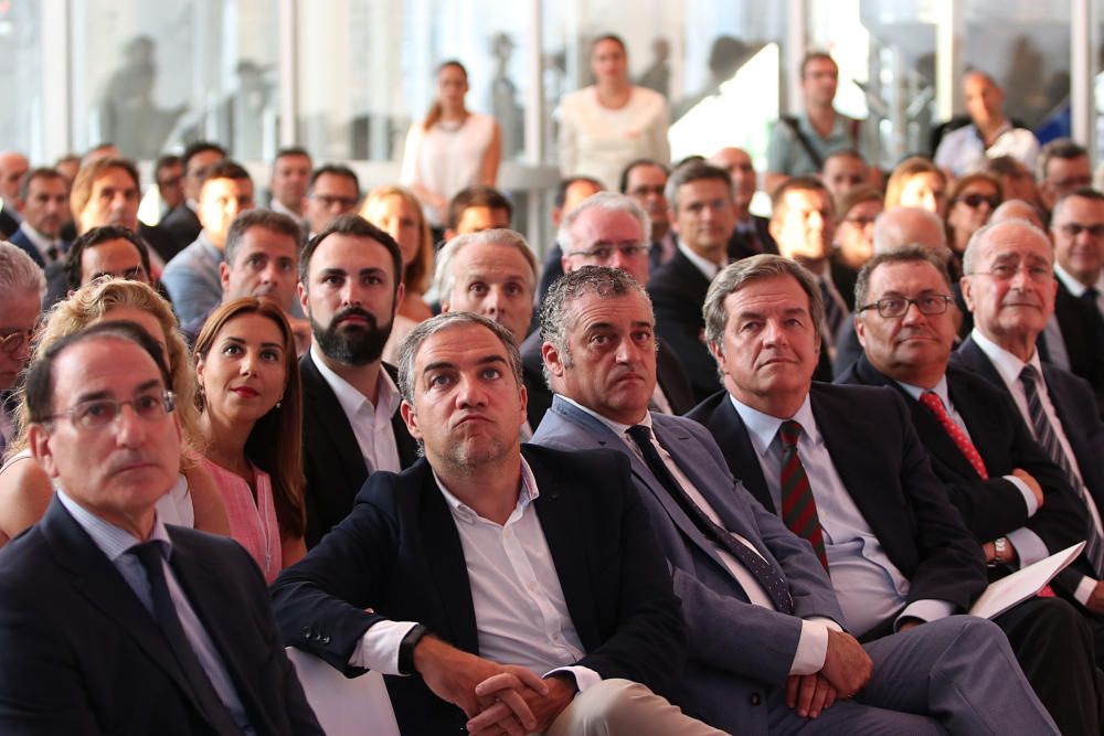 Representantes políticos e institucionales de Málaga acudieron al acto oficial de inauguración de la fábrica de Cerveza Victoria