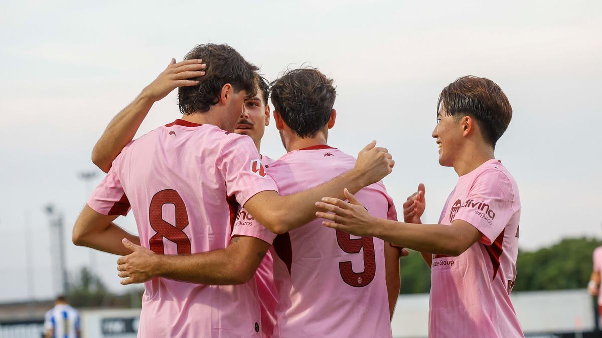 El Valencia disputa un amistoso ante el Hércules