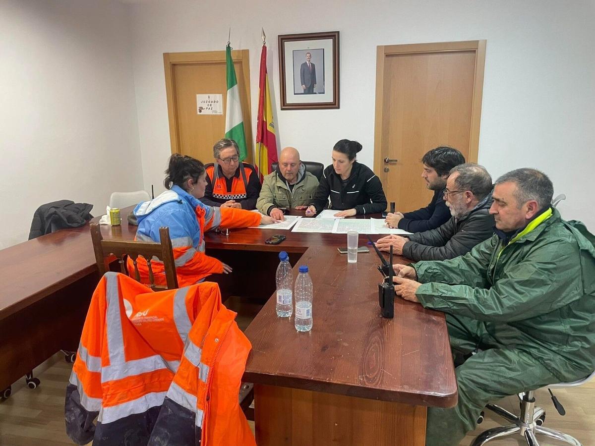 Centro de Coordinación Operativa Local. "El agua está entrando en las viviendas desde el subsuelo con mucho movimiento y ruido de tierras interiores", asegura el subdelegado