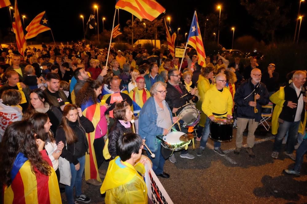 Concentració al Puig de les Basses per la llibertat dels presos polítics.