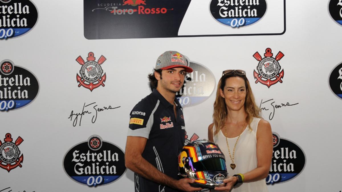 Carlos Sainz y Bianca Senna, en Sao Paulo